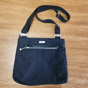 Baggallini Black Crossbody Bag with Pockets